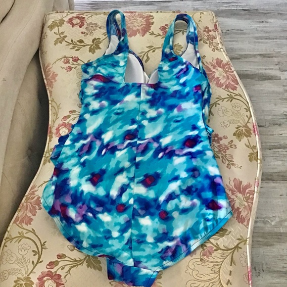 Maxime one piece multi color size 14 ruched in the middle blue, purple wine 🌺🌺 - Picture 2 of 9